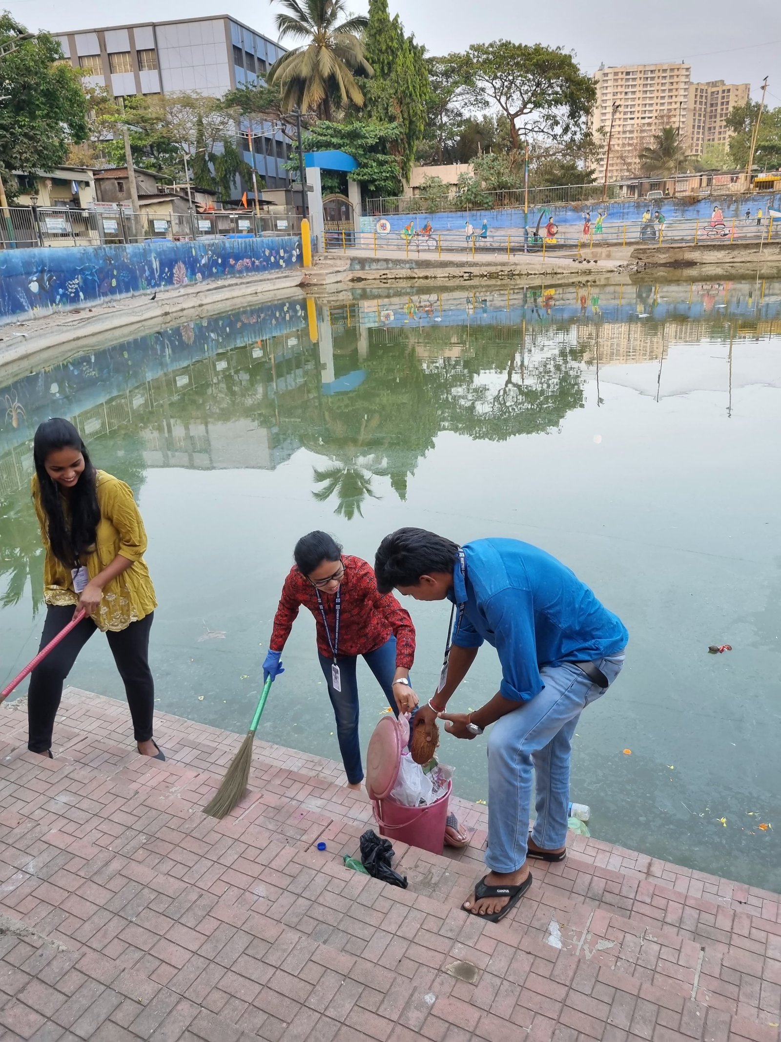 Chembur Karnataka Night College Sharing and Caring